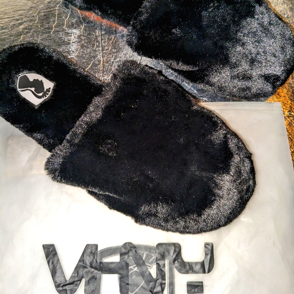 Vivienne Hu NY Slippers